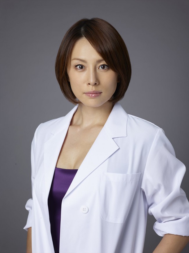 「ドクターX〜外科医・大門未知子〜」で主演を果たした米倉涼子さん。人気シリーズとなった作品で5シリーズまで放送されました。