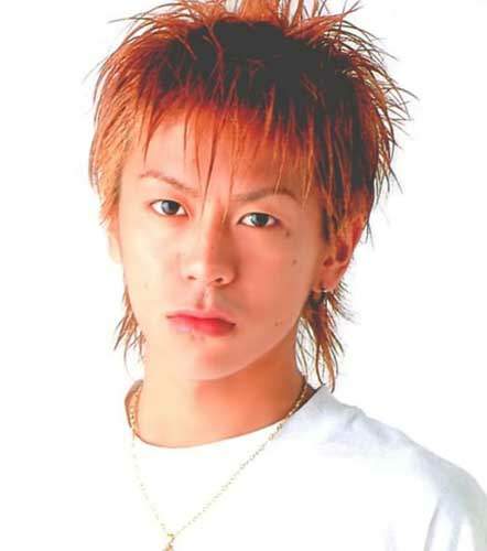 若かりし頃の森田剛さん。金髪に上がり眉がものすごくやんちゃですね。